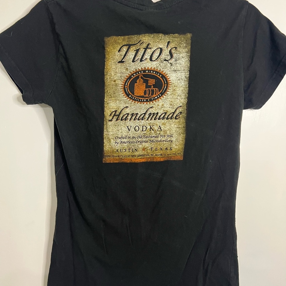 V-neck Tito’s Vodka Austin Texas 100% Cotton T-Shirt